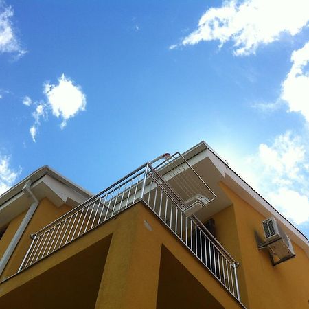 Apartments Leona & David Malinska Quarto foto